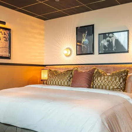 Jacyz Hotel Gothenburg Exterior photo A room at the hotel