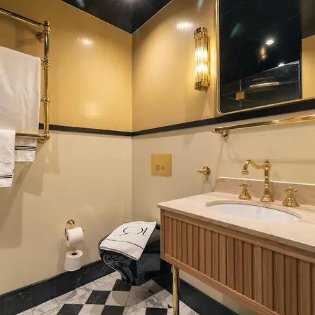 Jacyz Hotel Gothenburg Exterior photo Bathroom