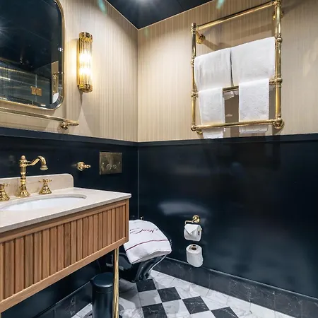 Jacyz Hotel Gothenburg Exterior photo Bathroom